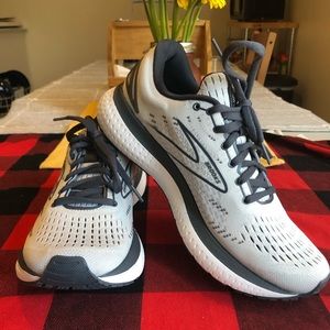 NWOT Glycerin 19 size 7.5
